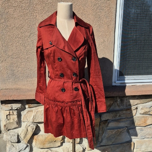 Elle Rust Trench Coat Ruffle Bottom Button Front With Belt Size Small - Picture 1 of 6